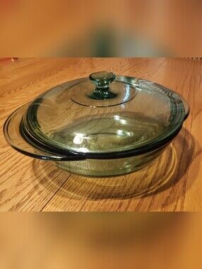 Anchor Hocking Green Glass Round Casserole Dish with Lid - 2 Qt, 2 L